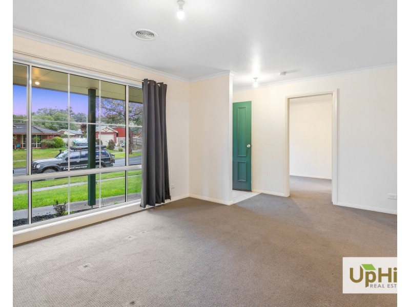 70 Leigh Drive, Pakenham VIC 3810