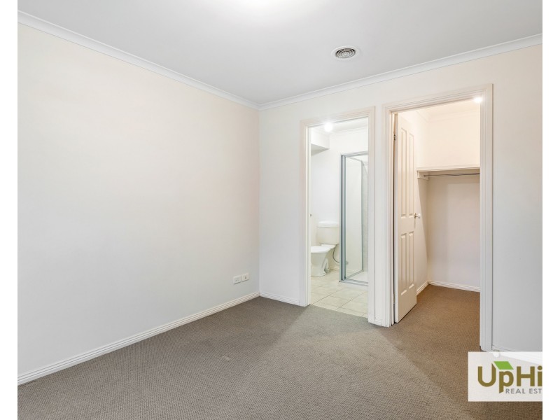 70 Leigh Drive, Pakenham VIC 3810