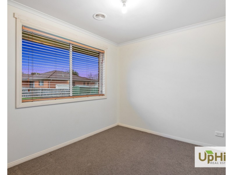 70 Leigh Drive, Pakenham VIC 3810