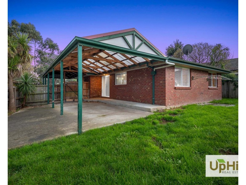70 Leigh Drive, Pakenham VIC 3810