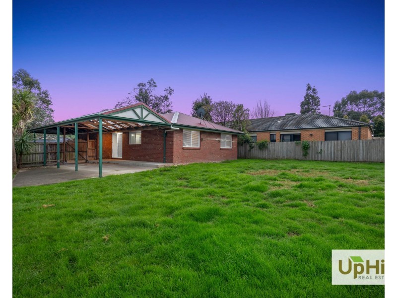 70 Leigh Drive, Pakenham VIC 3810