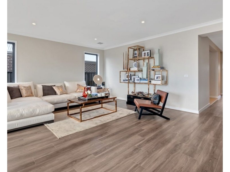70 Yaralla circuit, Clyde VIC 3978