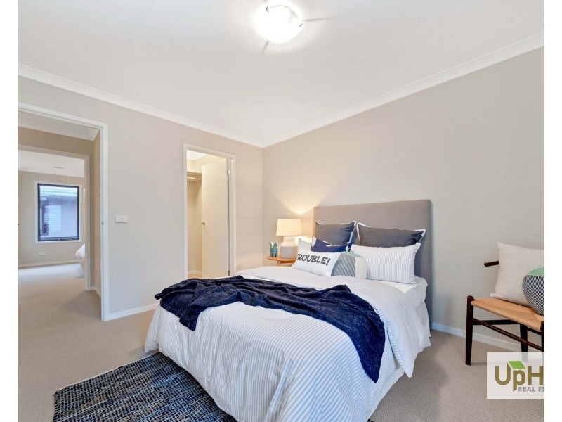 70 Yaralla circuit, Clyde VIC 3978