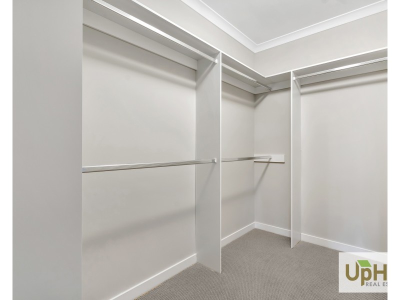 2 Sursum Place, Clyde VIC 3978