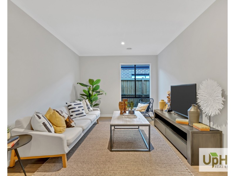 2 Sursum Place, Clyde VIC 3978