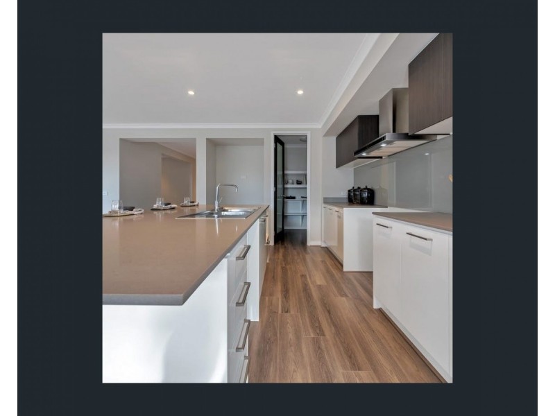 70 Yaralla circuit, Clyde VIC 3978