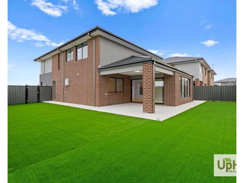 70 Yaralla circuit, Clyde VIC 3978