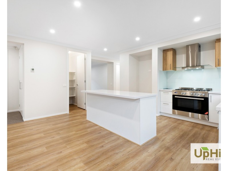 37 Dexter Crescent, Clyde North VIC 3978