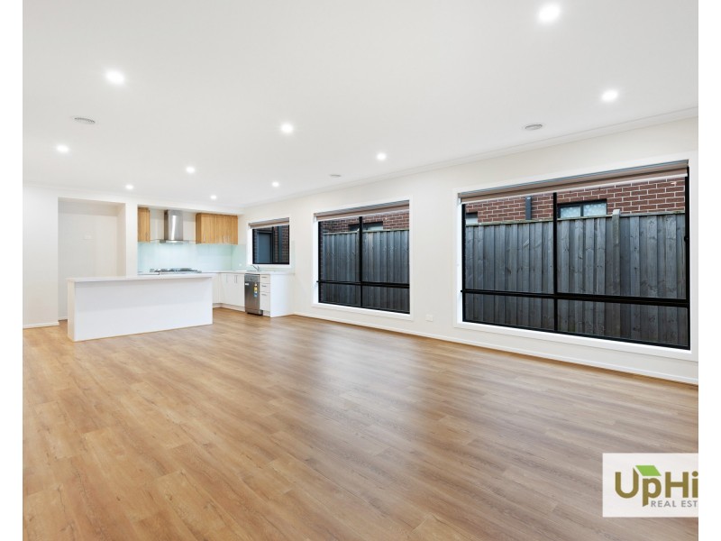 37 Dexter Crescent, Clyde North VIC 3978