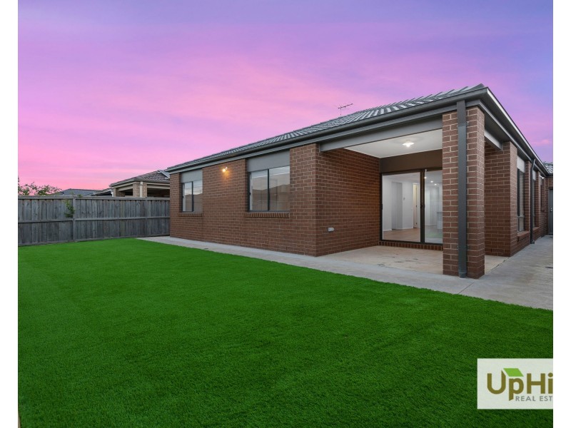 37 Dexter Crescent, Clyde North VIC 3978
