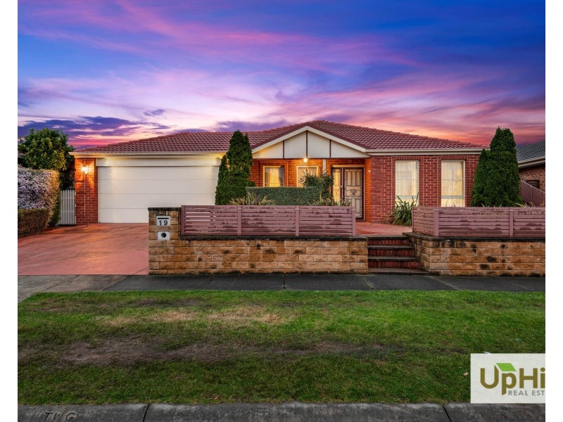19 Cypress Close, Hampton Park VIC 3976