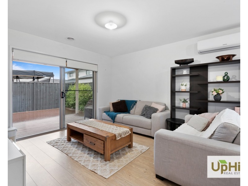 3 Majorca Drive, Clyde North VIC 3978