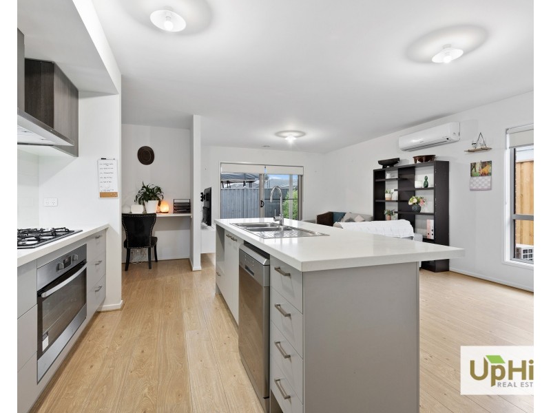 3 Majorca Drive, Clyde North VIC 3978