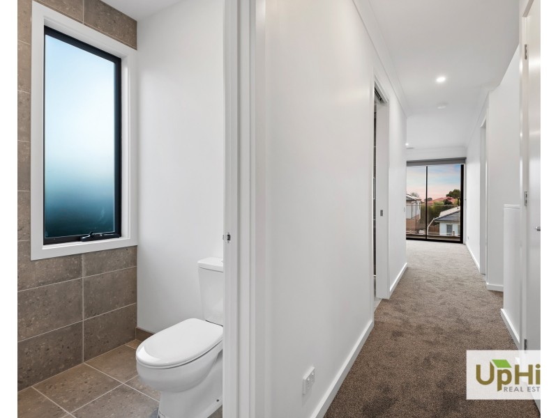 16 Ironwood Avenue, Cranbourne North VIC 3977