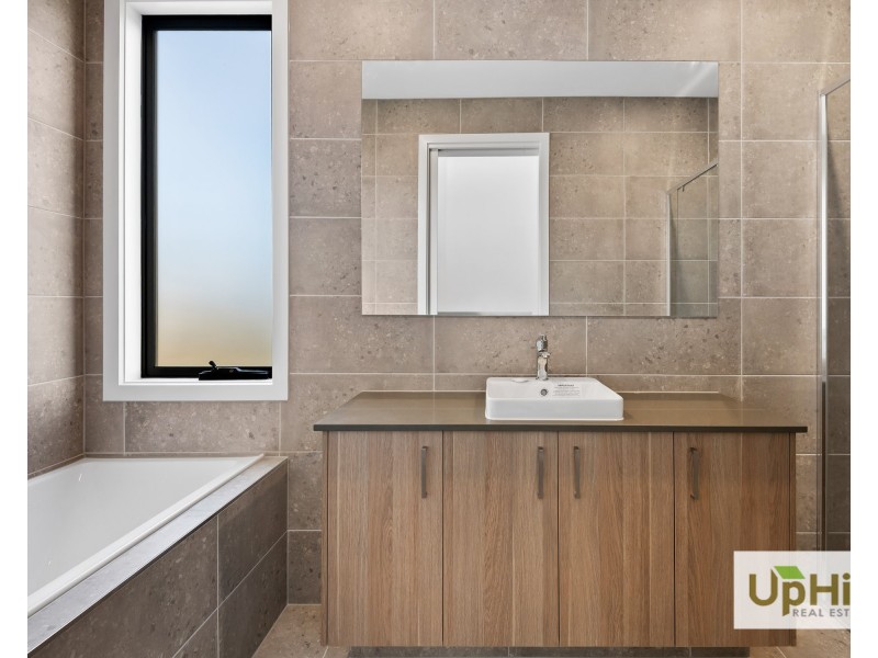 16 Ironwood Avenue, Cranbourne North VIC 3977