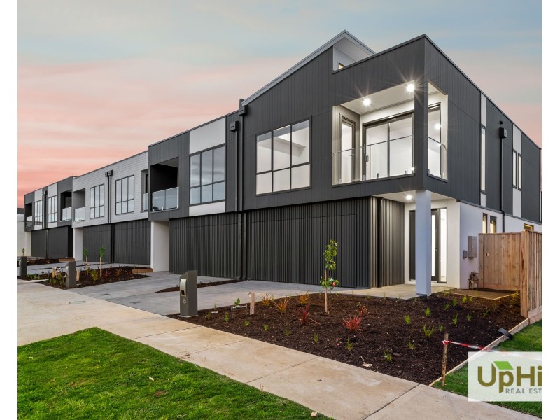 16 Ironwood Avenue, Cranbourne North VIC 3977