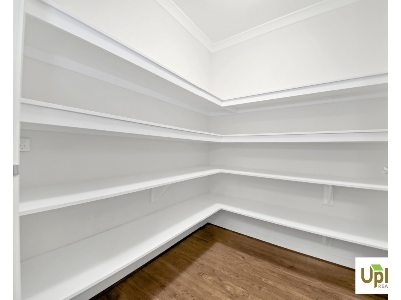 5 Dame Avenue, Clyde North VIC 3978