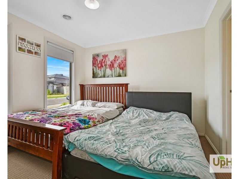 7 Cochin Drive, Clyde North VIC 3978