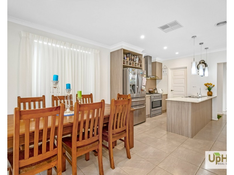 7 Cochin Drive, Clyde North VIC 3978