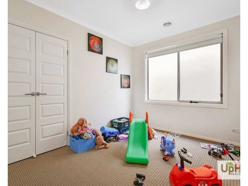 7 Cochin Drive, Clyde North VIC 3978