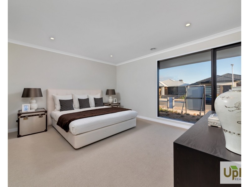 106 Yaralla cct, Clyde VIC 3978