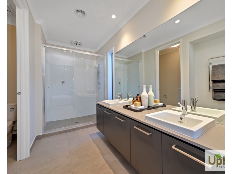 106 Yaralla cct, Clyde VIC 3978