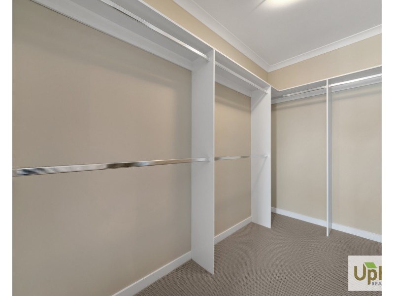 106 Yaralla cct, Clyde VIC 3978