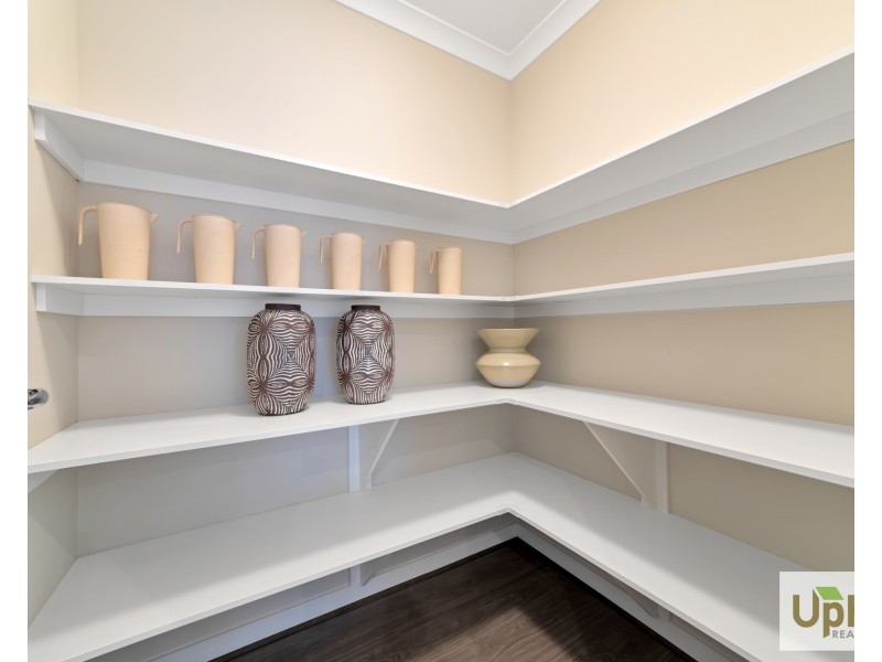 106 Yaralla cct, Clyde VIC 3978