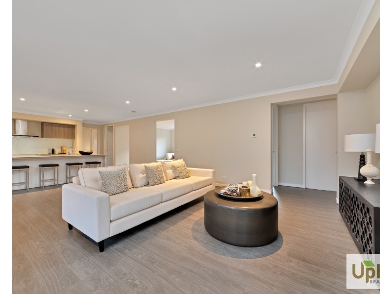 106 Yaralla cct, Clyde VIC 3978