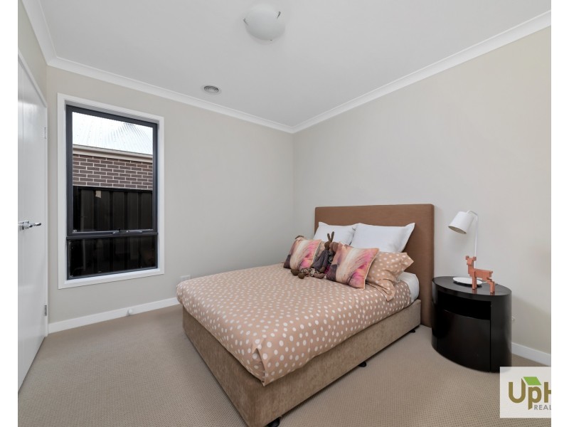 106 Yaralla cct, Clyde VIC 3978