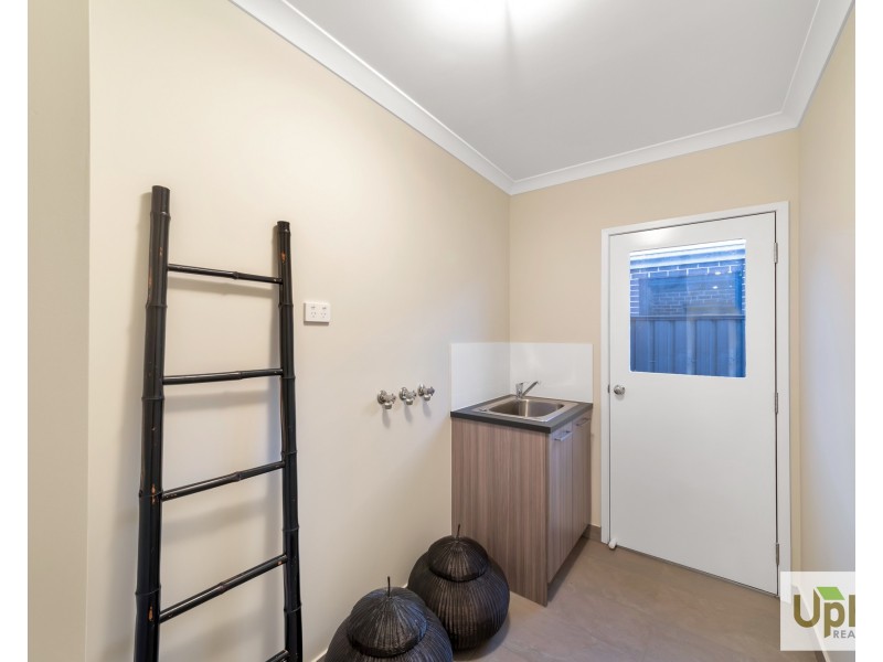 106 Yaralla cct, Clyde VIC 3978