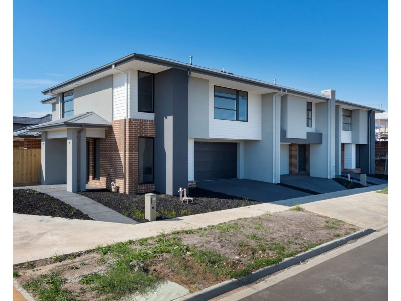 34 Treehouse Avenue, Clyde VIC 3978