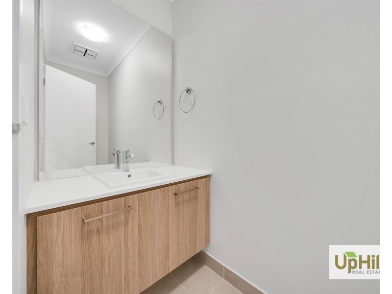 34 Treehouse Avenue, Clyde VIC 3978