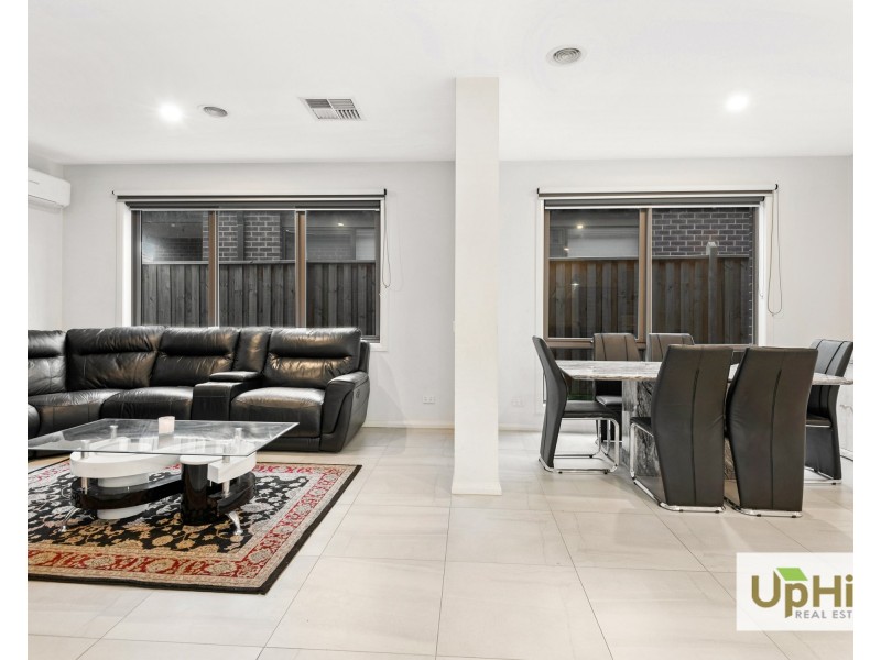 Clyde North VIC 3978