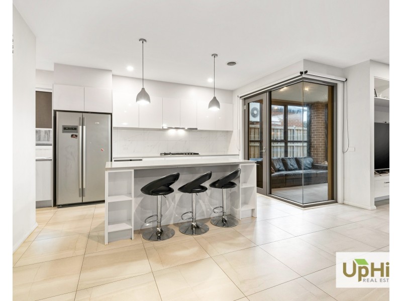 Clyde North VIC 3978