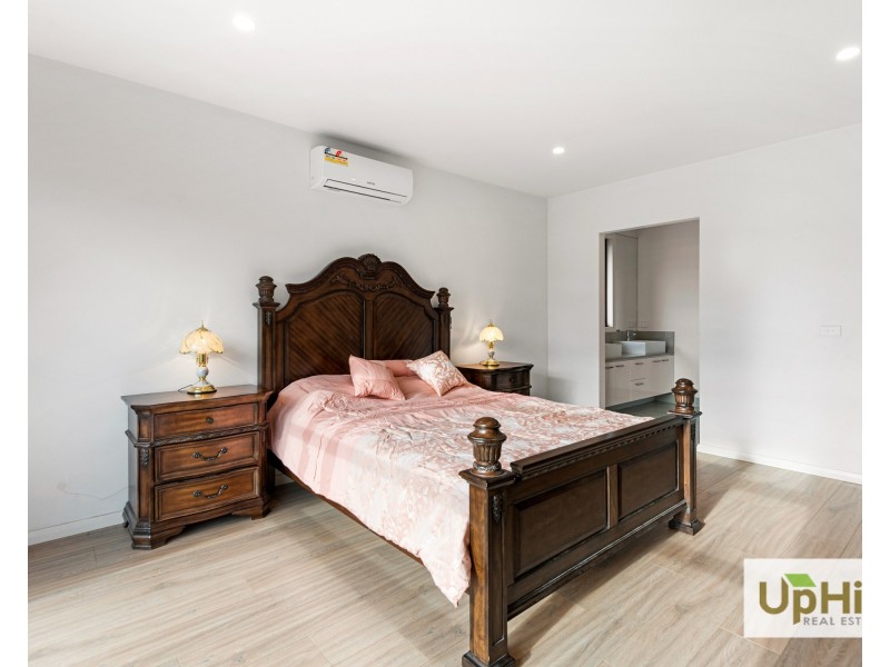 Clyde North VIC 3978