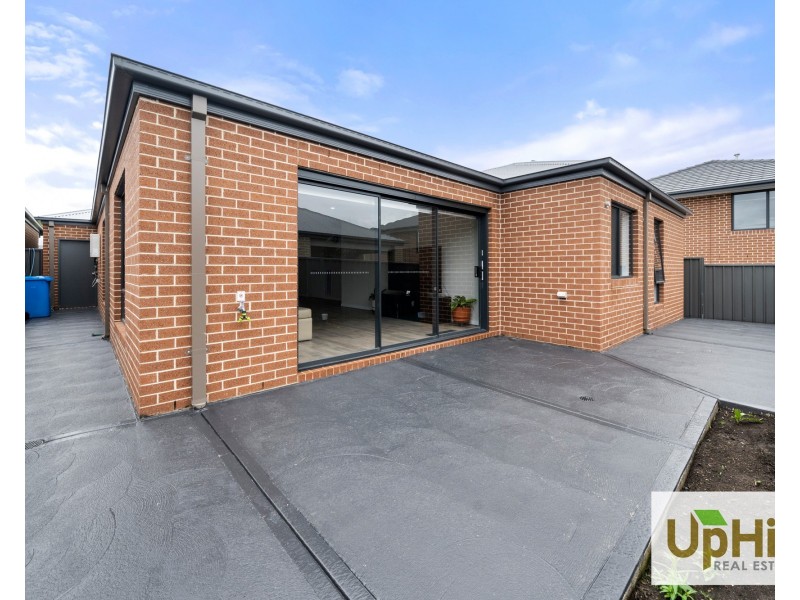 68 Yaralla Circuit, Clyde VIC 3978