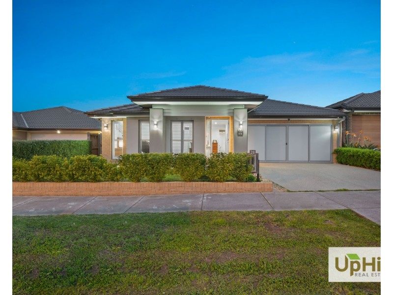 28 Hartland Drive, Cranbourne North VIC 3977