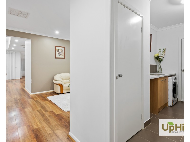 28 Hartland Drive, Cranbourne North VIC 3977