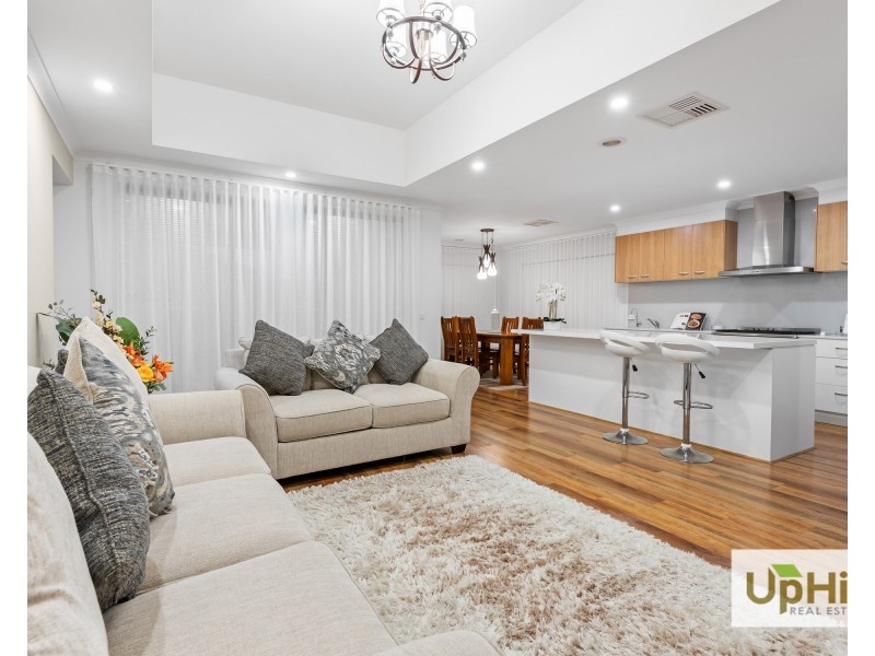 28 Hartland Drive, Cranbourne North VIC 3977