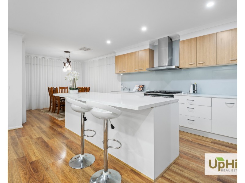 28 Hartland Drive, Cranbourne North VIC 3977