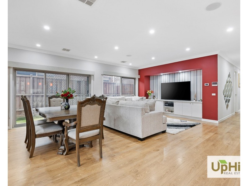 37 Blackhazel Crescent, Clyde North VIC 3978