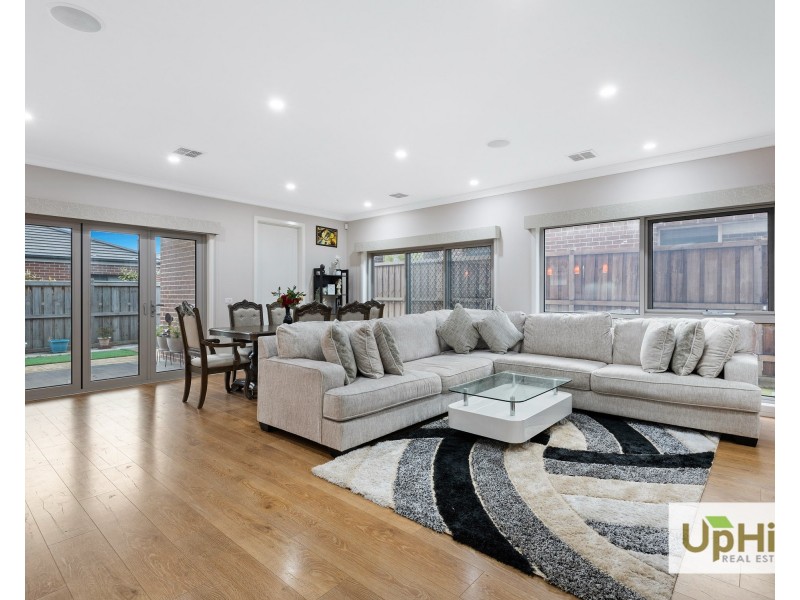 37 Blackhazel Crescent, Clyde North VIC 3978