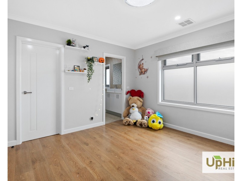 37 Blackhazel Crescent, Clyde North VIC 3978