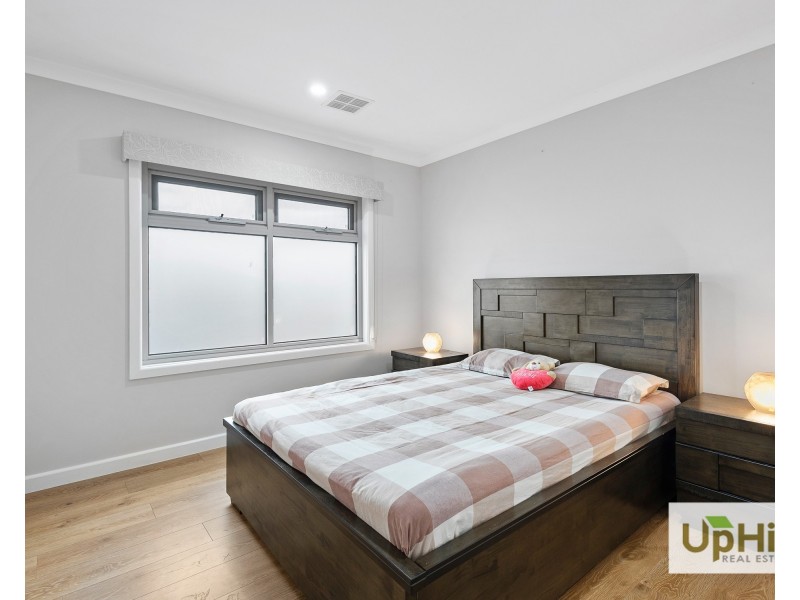 37 Blackhazel Crescent, Clyde North VIC 3978