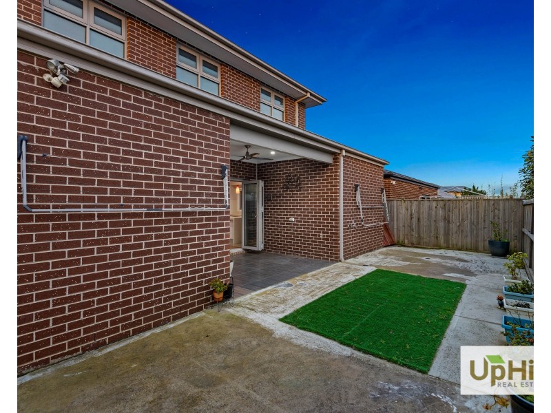 37 Blackhazel Crescent, Clyde North VIC 3978