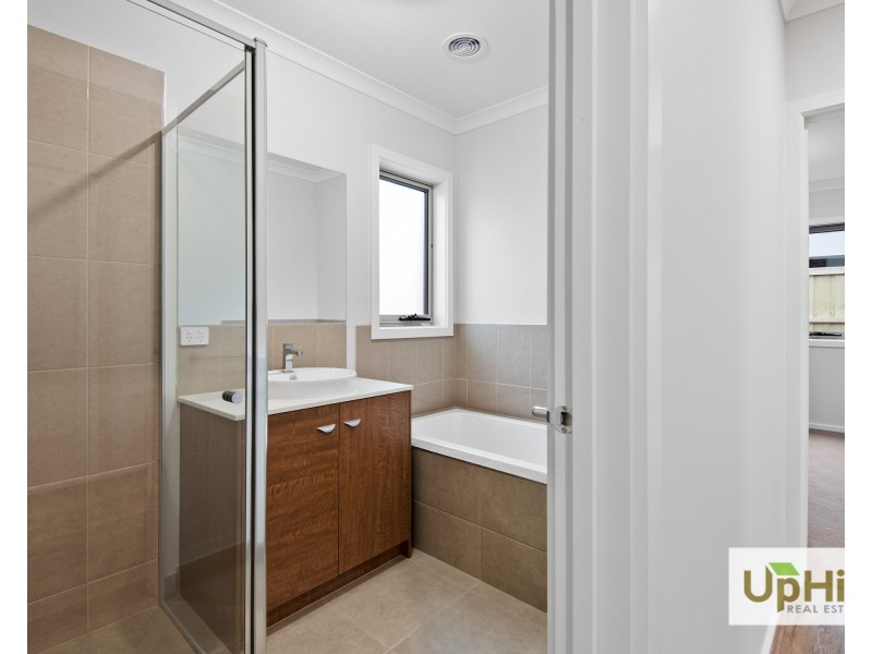 5 Winnows Street, Officer VIC 3809