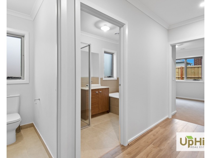 5 Winnows Street, Officer VIC 3809