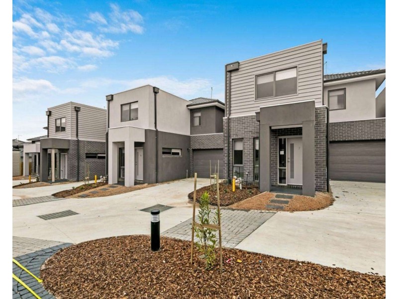 5/16 Sylvanwood Crescent, Narre Warren VIC 3805