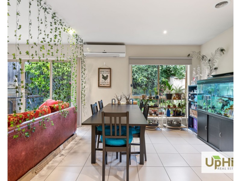 64 Innes Court, Berwick VIC 3806